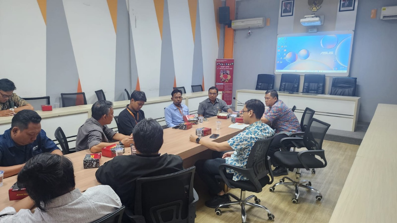 DISKOMINFO Kota Semarang Hadiri Rapat Terkait Permohonan Perizinan Kabel FO di DPU